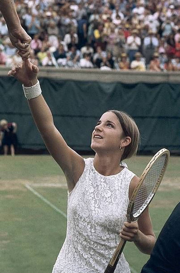 Tennis Icon - Chris Evert In Action Wallpaper