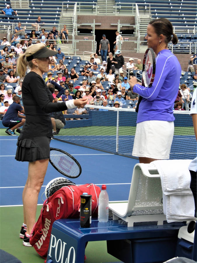 Tennis Legends Tracy Austin And Lindsay Davenport In Game Wallpaper