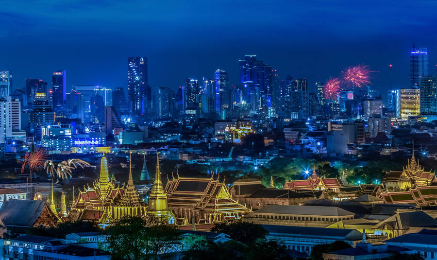 Thailand Wat Phra Kaew Skyscraper Wallpaper