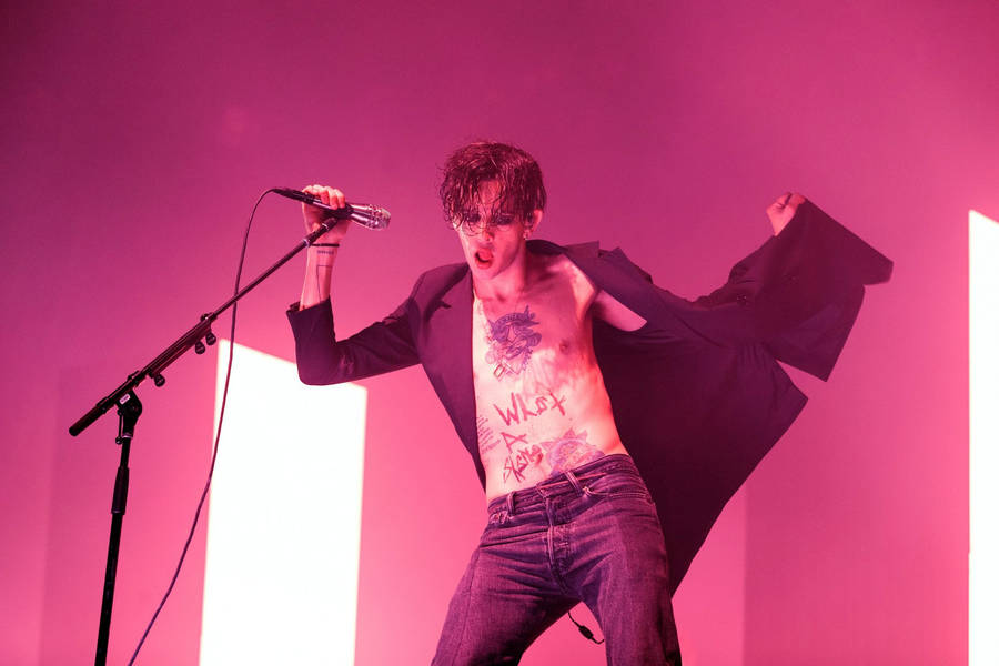 The 1975 Crazy Matthew Healy Wallpaper