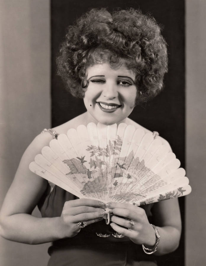 The Enchanting Clara Bow - Hollywood's Original 'it' Girl Wallpaper