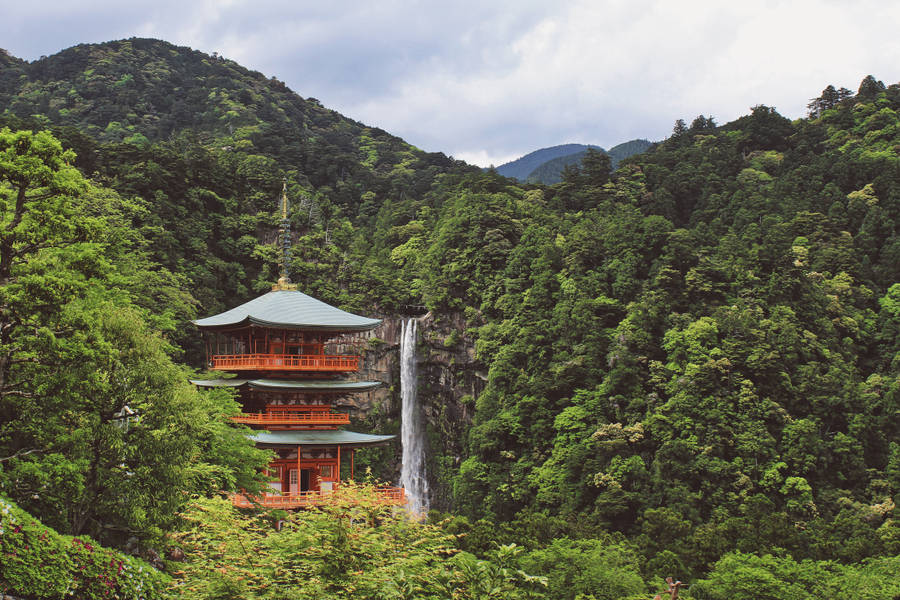 The Majestic Kumano Nachi Falls In Japan Wallpaper