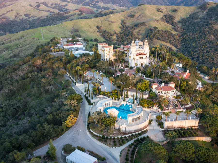 The Nature Scenery Surrounding The Hearst Castle Wallpaper