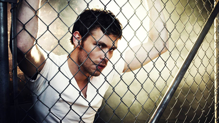 The Originals Klaus Behind Fence Wallpaper