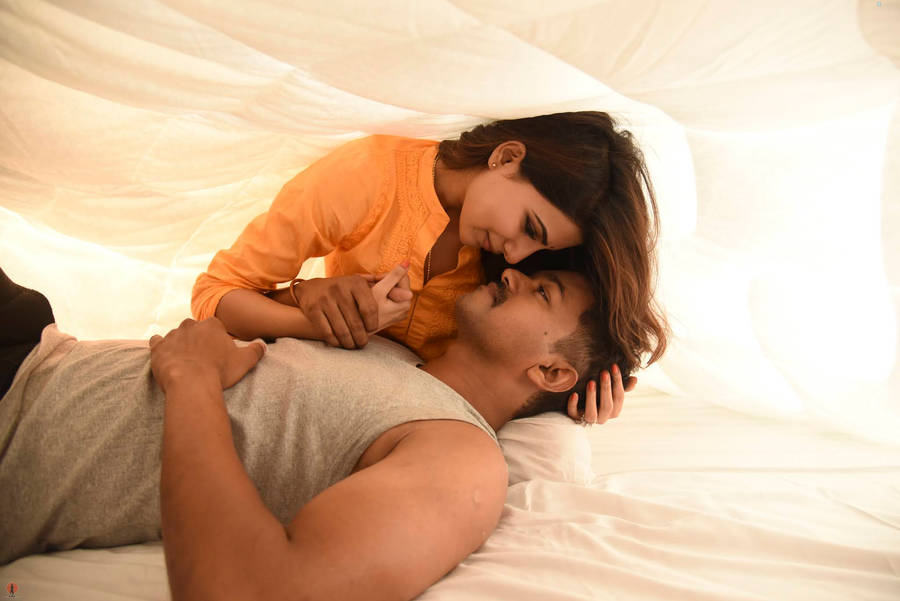 Theri Movie Couple Under Bedsheet Wallpaper