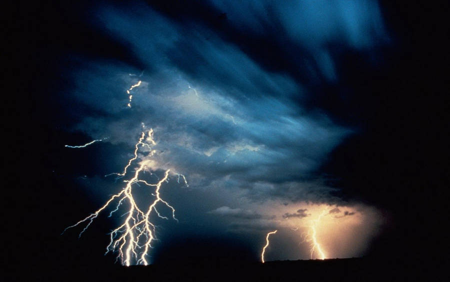 Thunderstorm Distant Lighting Wallpaper