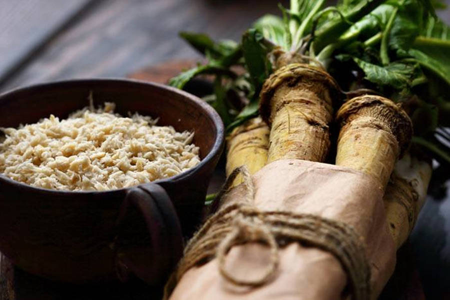 Tied-up Horseradish With Bowl Wallpaper