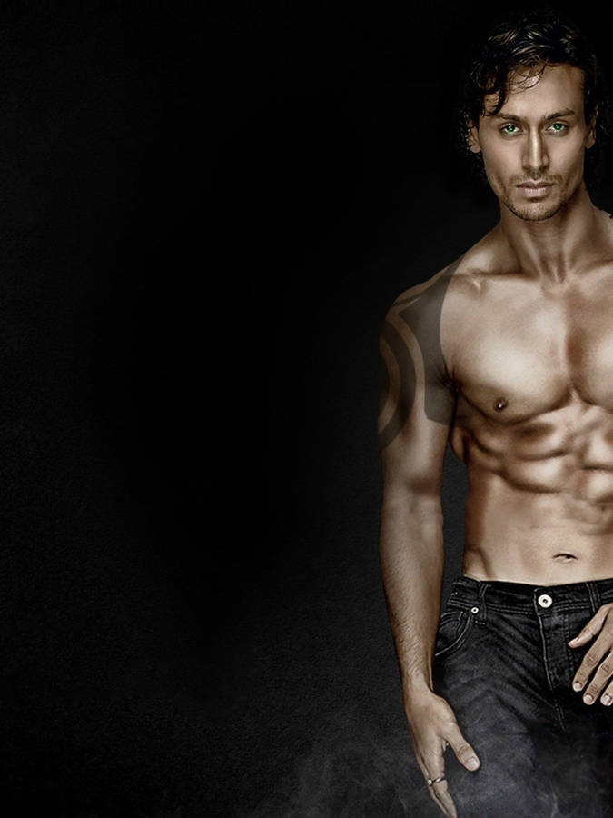 Tiger Shroff Body With Tattoo Wallpaper