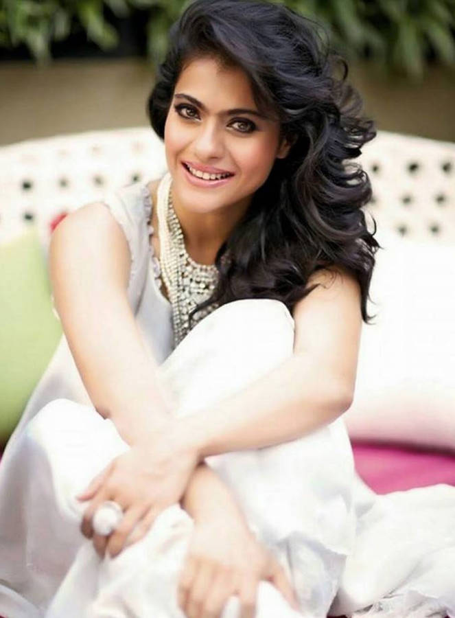 Timeless Indian Beauty Kajol Wallpaper