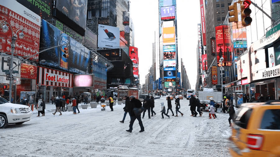 Times Square People Crossing Wallpaper