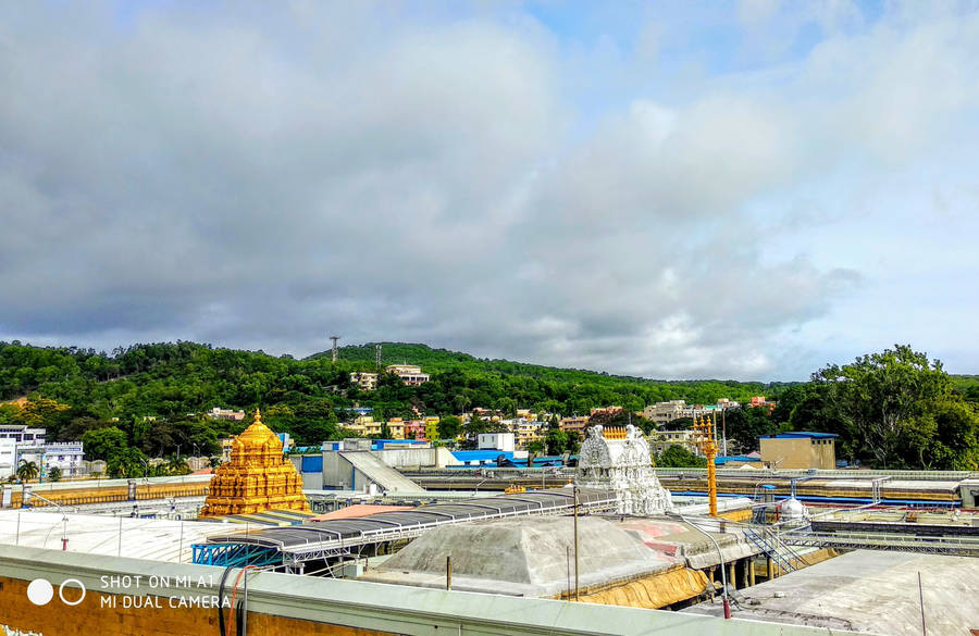 Tirupati Balaji Temple Compound Wallpaper