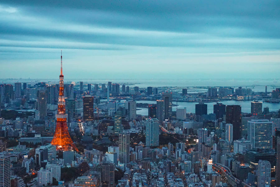 Tokyo Tower Lit In Red Wallpaper