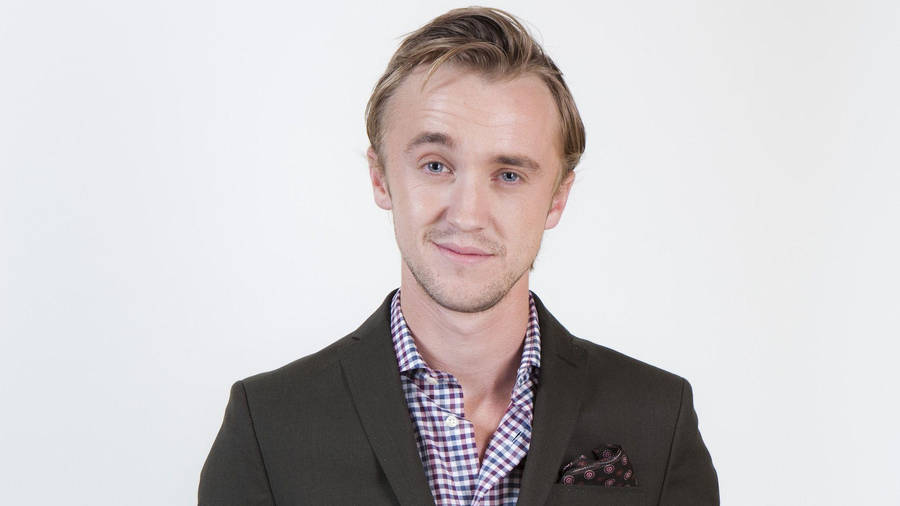 Tom Felton Confused Hd Wallpaper