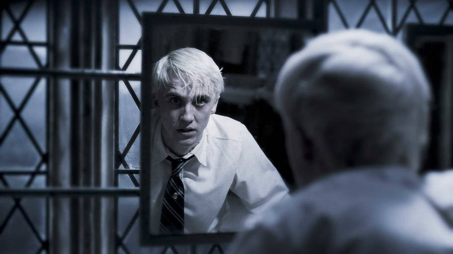 Tom Felton Reflection Hd Wallpaper