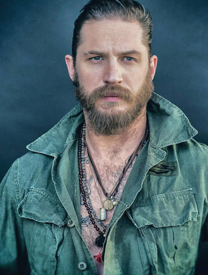 Tom Hardy Bohemian Attire Wallpaper