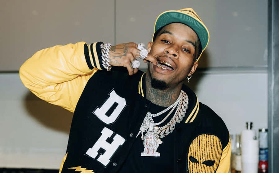 Tory Lanez Flaunting Jewelry Wallpaper