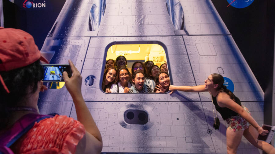 Tourists At Nasa Houston Wallpaper