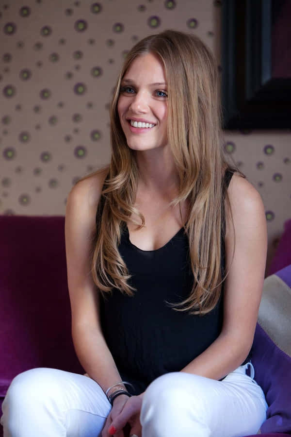 Tracy_ Spiridakos_ Smiling_ Portrait Wallpaper