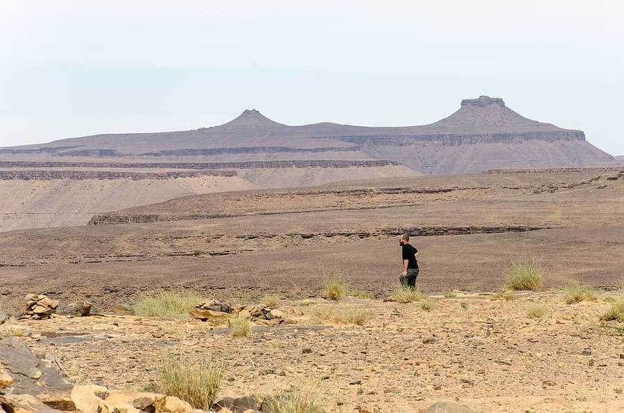 Traversing Mauritania Dry Lands Wallpaper