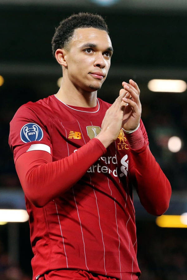 Trent Alexander-arnold Clapping Normal Hair Wallpaper