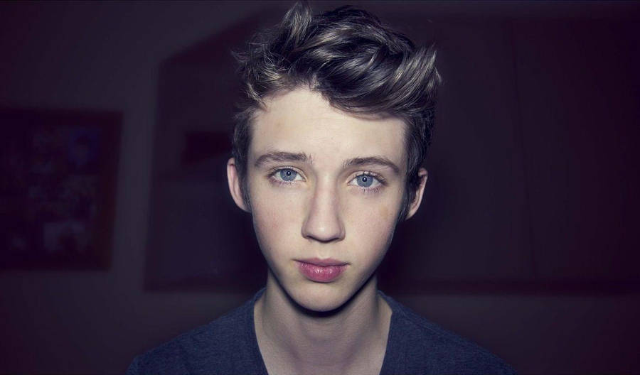 Troye Sivan Young Singer Wallpaper