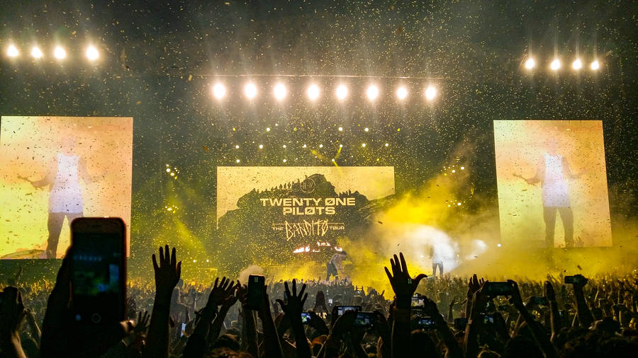 Twenty One Pilots At Lollapalooza Wallpaper