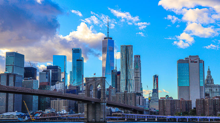 Twin Towers Buildings Near Brooklyn Bridge Wallpaper