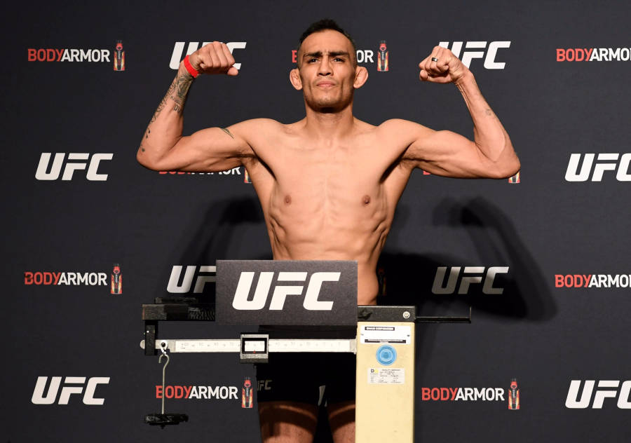 Ufc Weigh-in With Tony Ferguson Wallpaper