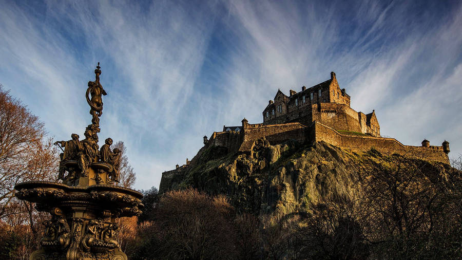 Unique Clouds Above Edinburgh Castle Wallpaper