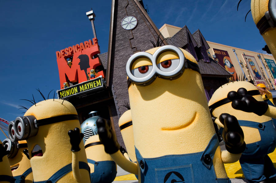 Universal Studios Yellow Minions Wallpaper