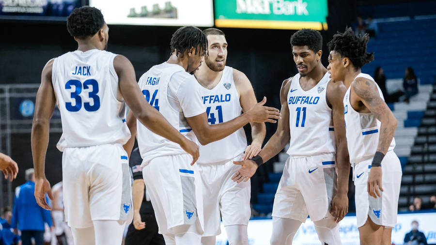 University At Buffalo Suny Basketball Players Wallpaper