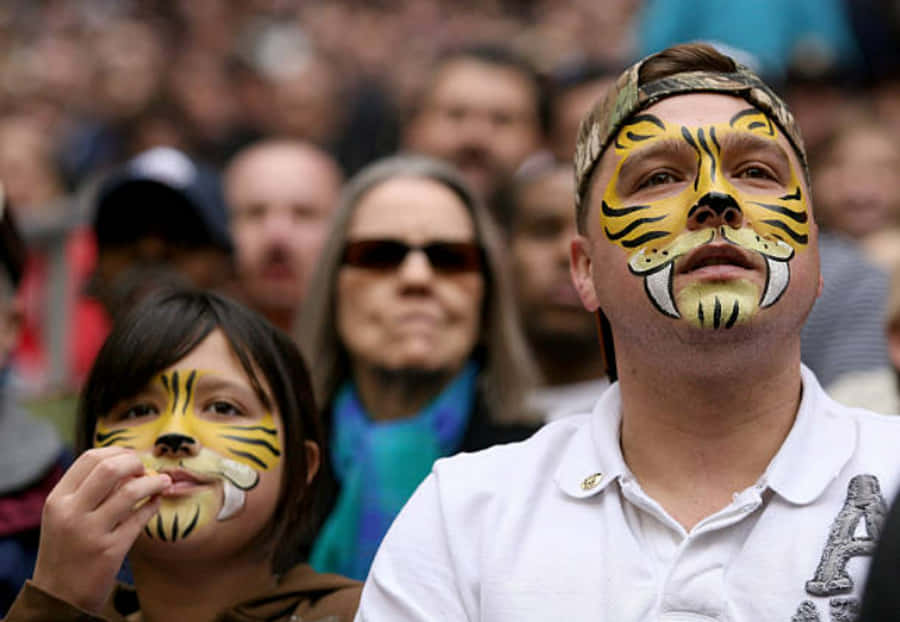 University Of Missouri Tigers Fans With Face Paint Wallpaper