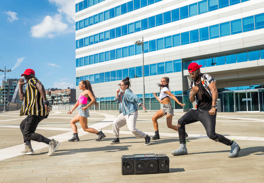 Urban_ Hip_ Hop_ Dance_ Session_ Outdoors.jpg Wallpaper