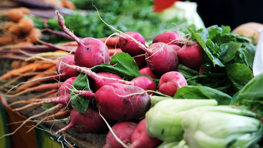 Vegetable Radish In Market Display Wallpaper