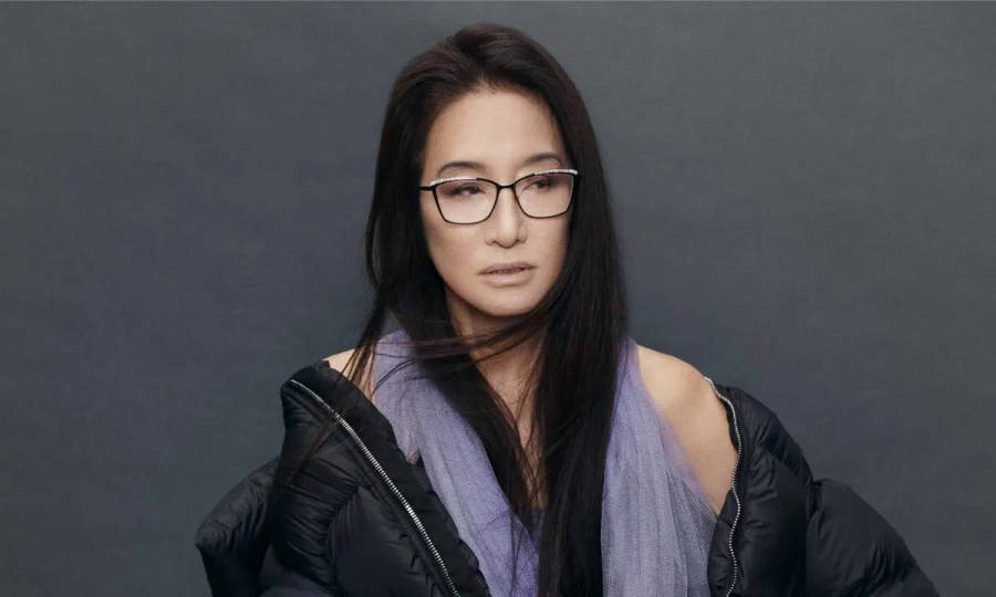 Vera Wang Wearing Eyeglasses Wallpaper