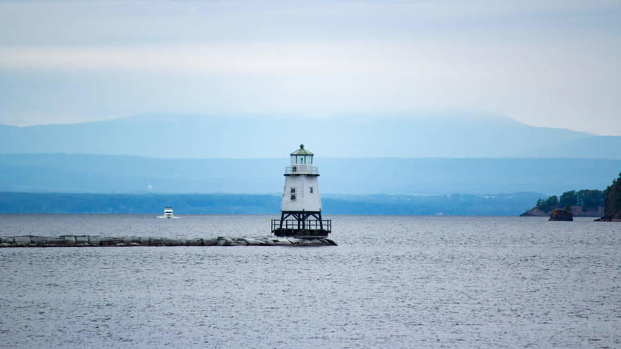 Vermont Burlington Breakwater Lighthouse Wallpaper