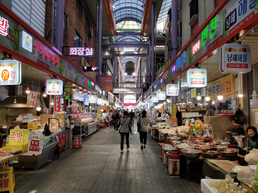 Vibrant Life At Busan City Public Market Wallpaper