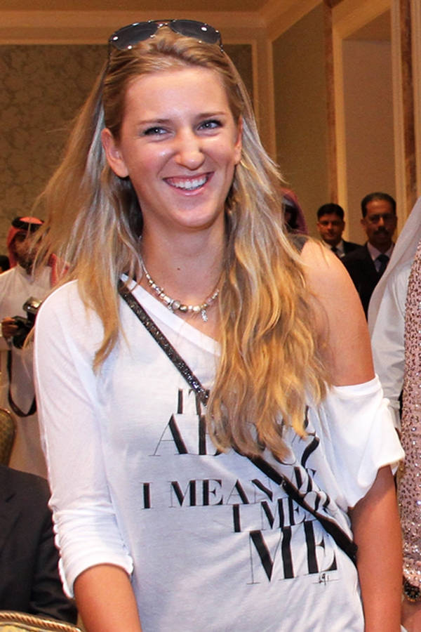 Victoria Azarenka Radiates Confidence In Casual White Attire Wallpaper