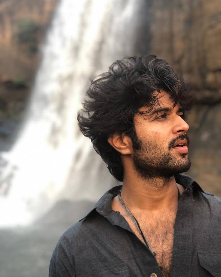 Vijay Deverakonda Side View 4k Wallpaper