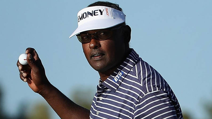 Vijay Singh Holding Golf Ball Wallpaper