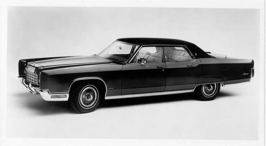 Vintage 1972 Continental Lincoln Car Wallpaper