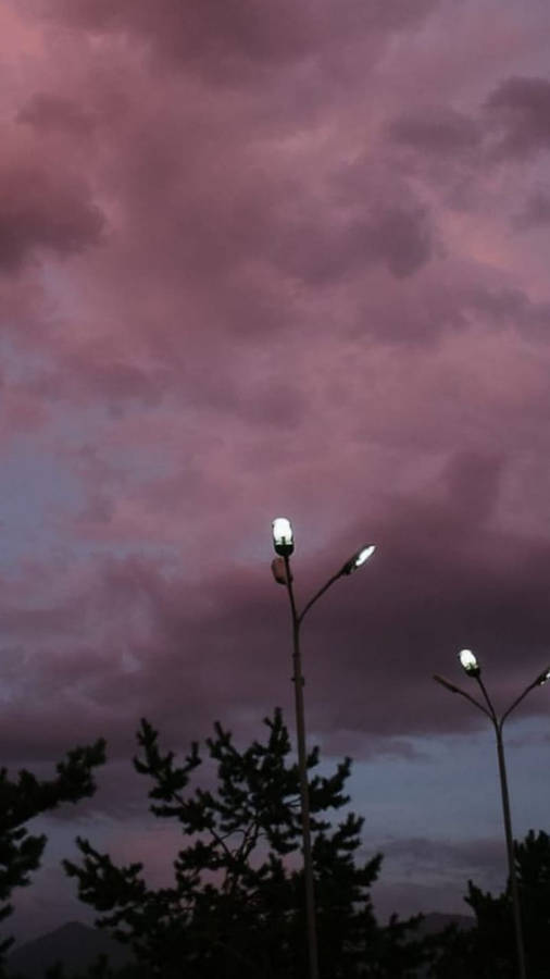 Vintage Aesthetic Clouds Street Light Wallpaper