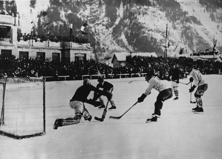 Vintage Image Of Winter Olympics Wallpaper