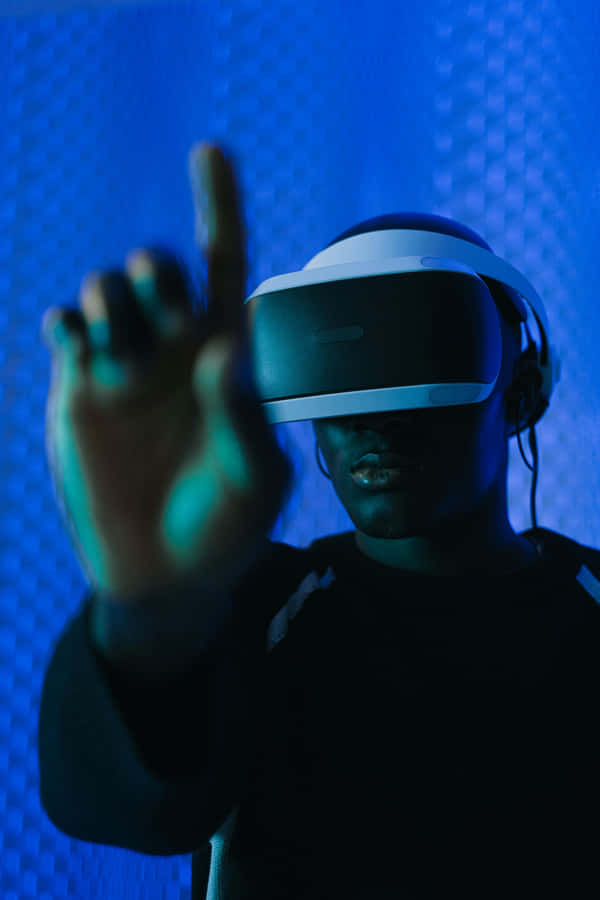 Virtual Reality Experience Blue Hues Wallpaper