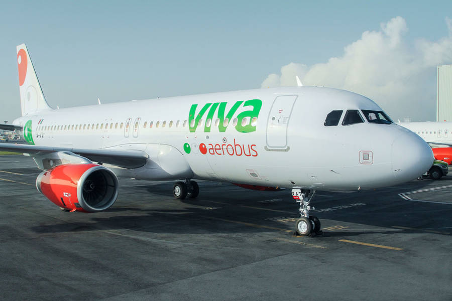 Viva Aerobus On Tarmac Runway Wallpaper