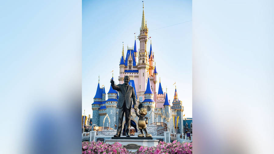 Walt Disney World Castle With Statue Wallpaper