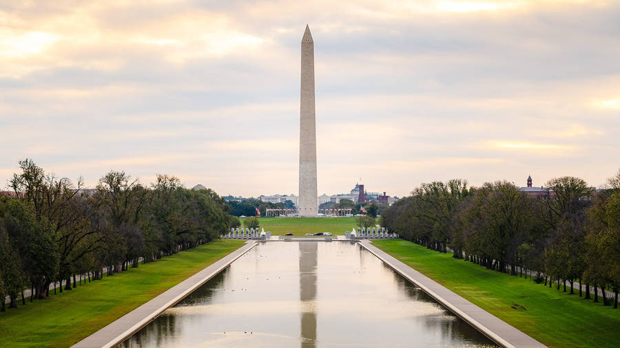 Washington Monument And Pool Wallpaper