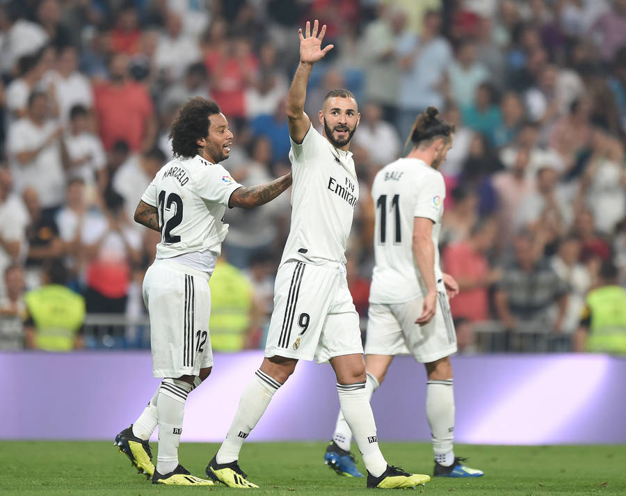 Waving Real Madrid 4k Wallpaper