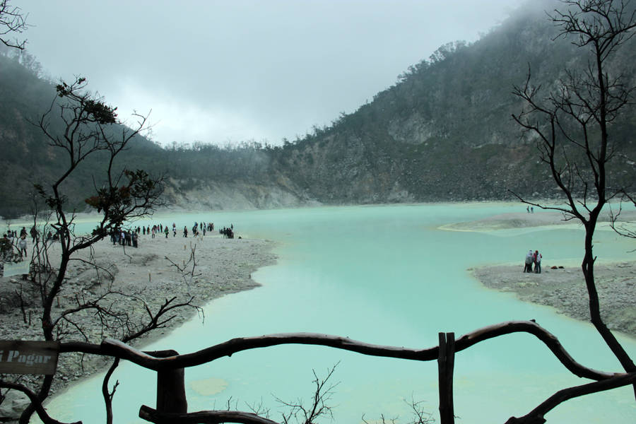 White Crater Bandung Wallpaper