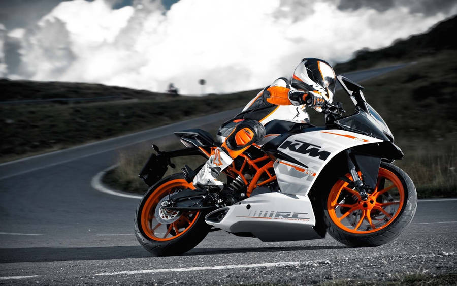 White Rc 390 Ktm Bike Wallpaper